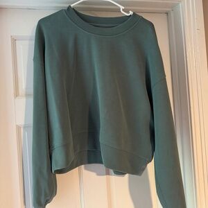 Lululemon - soft stream cropped sweatshirt